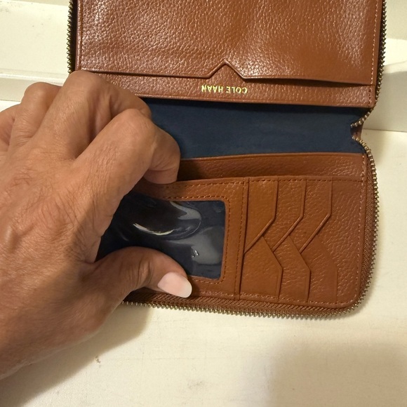 Cole Haan Tan Leather Wallet with Sleek Design - Picture 14 of 14